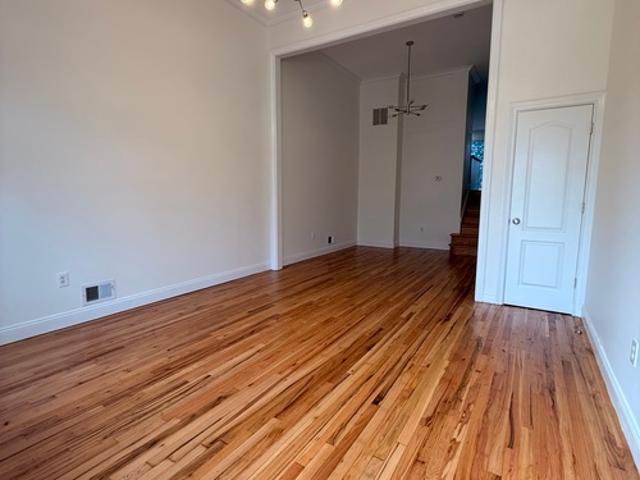 4 BR, 3 BA Apartment 44 Wiman Pl, Unit Main unit, Staten Island, NY 10305