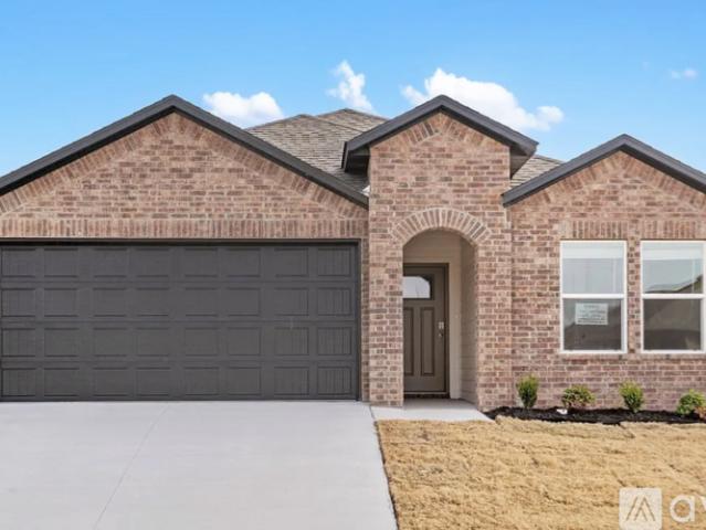 4 BR, 3 BA Apartment 4565 West Triangle Street, Fayetteville, AR 72704
