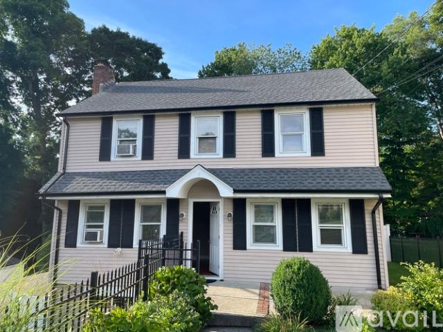 4 BR, 3 BA Apartment 49 Nichols Avenue, Stamford, CT 06905