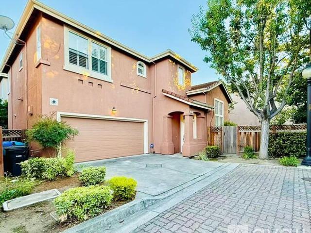 4 BR, 3 BA Apartment 437 Kent Drive, Mountain View, CA 94043