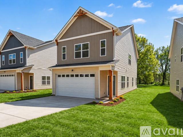 4 BR, 3 BA Apartment 564 West Wilson Avenue, Mooresville, NC 28115