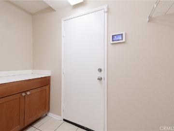 4 BR, 3 BA Apartment 5916 Wilshire Drive, Fontana, CA 92336