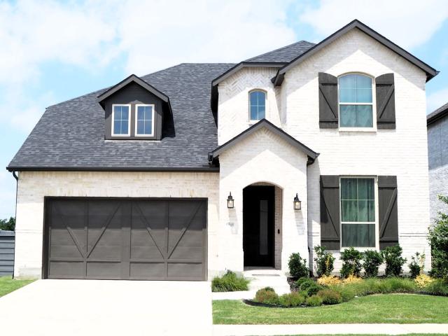 4 BR, 3 BA Apartment 5009 Shadetree St Aubrey, TX 76227