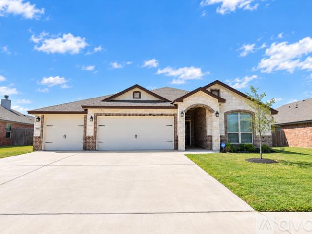4 BR, 3 BA Apartment 5105 Colina Dr, Killeen, TX 76549