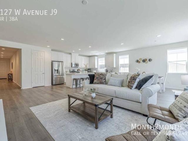 4 BR, 3 BA Apartment 6127 W Avenue J9, Lancaster, CA 93536
