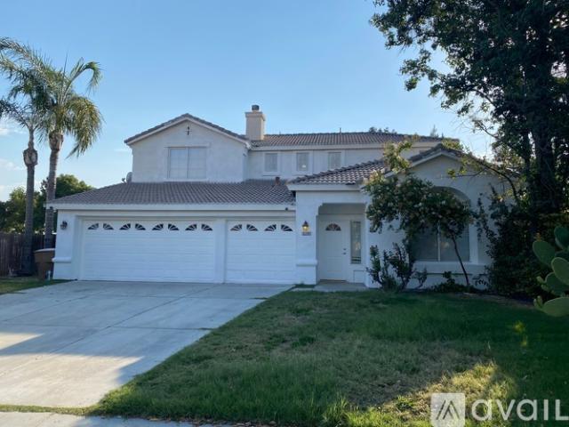 4 BR, 3 BA Apartment 6209 Indian Peaks Ave, Bakersfield, CA 93313