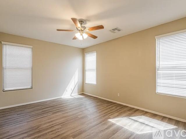 4 BR, 3 BA Apartment 6327 34th Avenue Southwest, Seattle, WA 98126