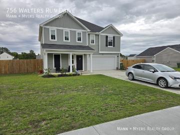 4 BR, 3 BA Apartment 756 Walters Run Drive, Raeford, NC 28376
