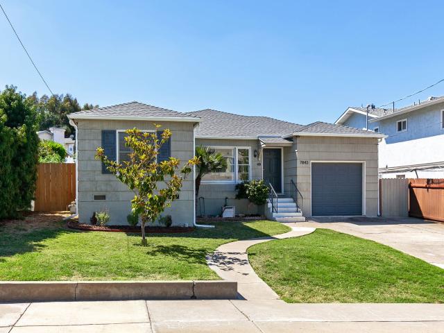 4 BR, 3 BA Apartment 7843 Quince Street, La Mesa, CA 91941