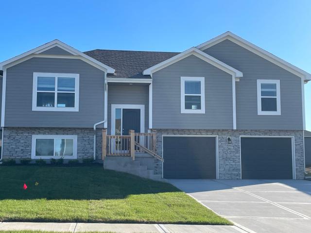 4 BR, 3 BA Apartment 703 Summer Dawn Circle, Belton, MO 64012