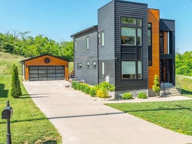 4 BR, 3 BA Apartment 702 West 4th Street, Columbia, TN 38401