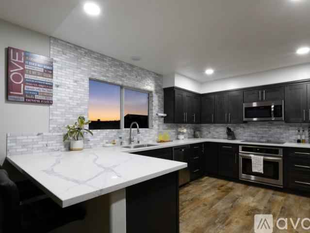 4 BR, 3 BA Apartment 8932 Gateway View Court, El Cajon, CA 92021