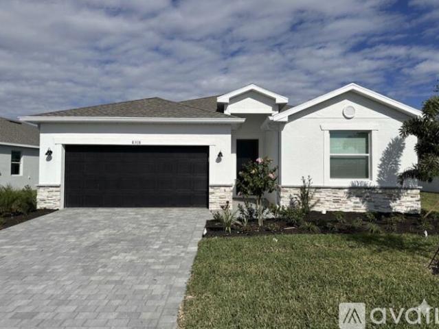 4 BR, 3 BA Apartment 8318 Waterscape Road, Englewood, FL 34224