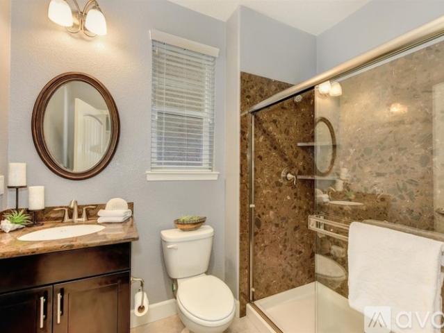 4 BR, 3 BA Apartment 916 Lyon Place, Roseville, CA 95747