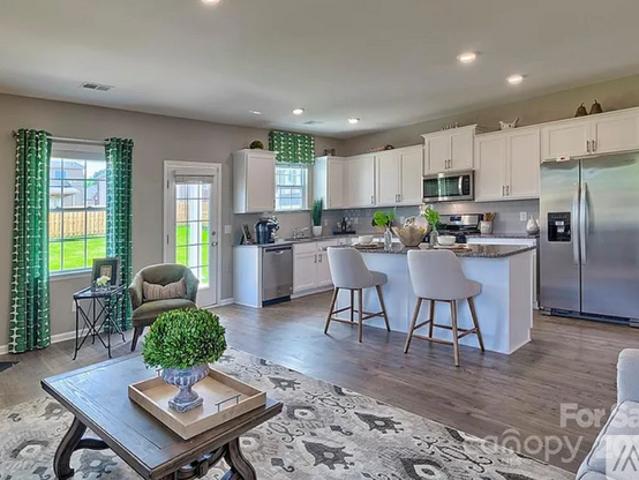 4 BR, 3 BA Apartment 92 Ashelyn Pk Dr, Fletcher, NC 28732