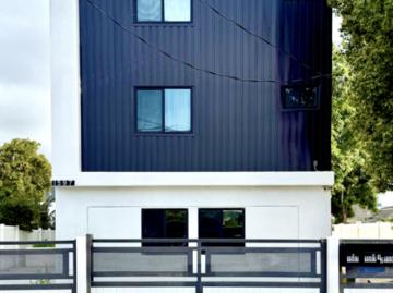 4 BR, 4 BA Apartment 1597 W 37th St, Unit 1, Los Angeles, CA 90018