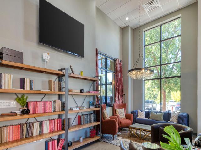 4 BR, 4 BA Apartment 1629 South Razorback Road Unit Private Priced By Bed, Fayetteville, AR 72701