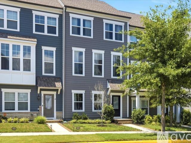 4 BR, 4 BA Apartment 1790 Hickory Wds Rd, Unit N/a, Dumfries, VA 22026