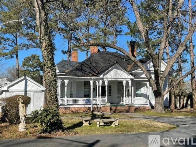 4 BR, 4 BA Apartment 105 Whitehead Ave, Wilson, NC 27893
