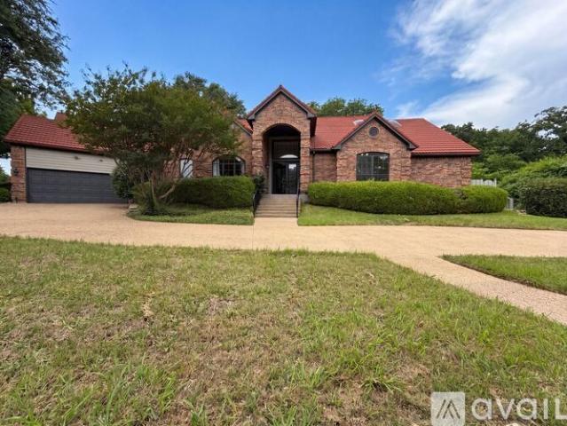 4 BR, 4 BA Apartment 2406 Castle Rock Rd, Arlington, TX 76006