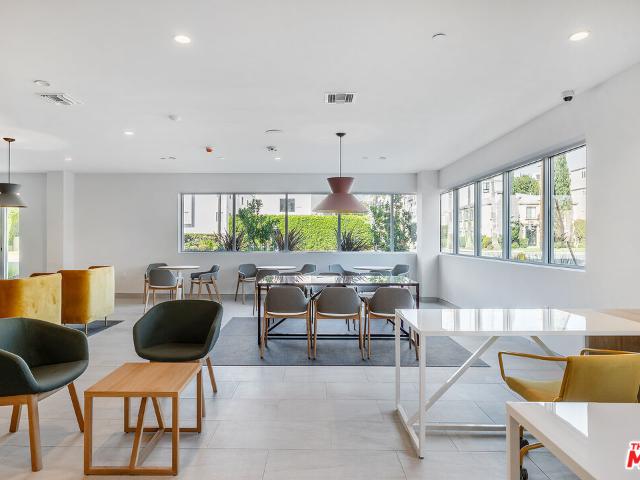4 BR, 4 BA Apartment 2600 South Sepulveda Boulevard, Los Angeles, CA 90064