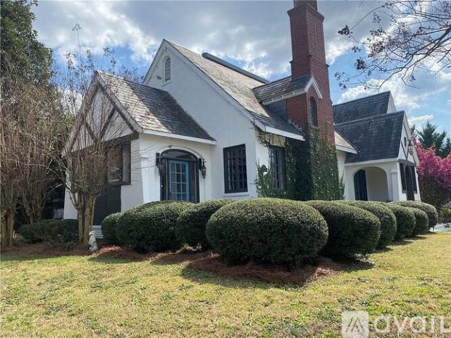 4 BR, 4 BA Apartment 2856 Vineville Avenue, Macon, GA 31204
