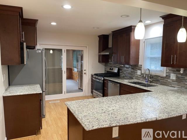 4 BR, 4 BA Apartment 20 Morgan Way, Latham, NY 12110