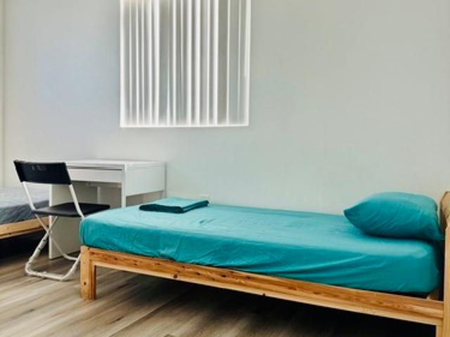 4 BR, 4 BA Apartment 215 E 29th St, Los Angeles, CA 90011