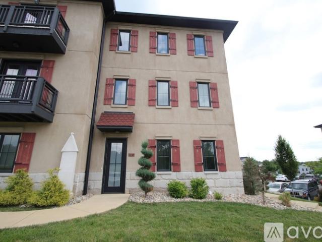 4 BR, 4 BA Apartment 3444 South Forrester Street, Bloomington, IN 47401