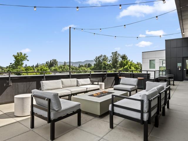 4 BR, 4 BA Apartment 3230 Kinsrow Ave Unit Private Priced By Bed, Eugene, OR 97401