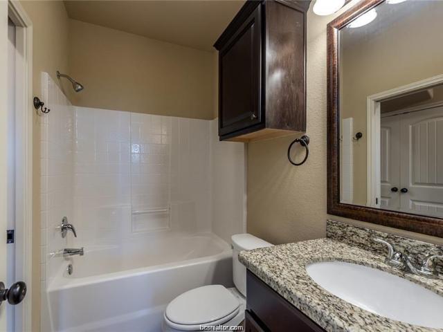 4 BR, 4 BA Apartment 421 Baby Bear Drive, College Station, TX 77845