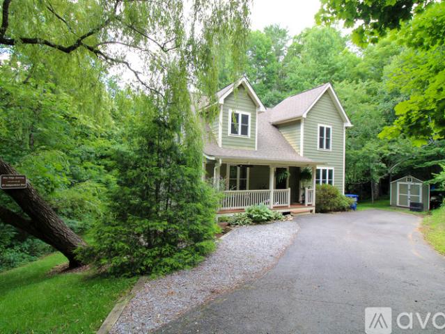 4 BR, 4 BA Apartment 50 Independence Blvd, Asheville, NC 28805