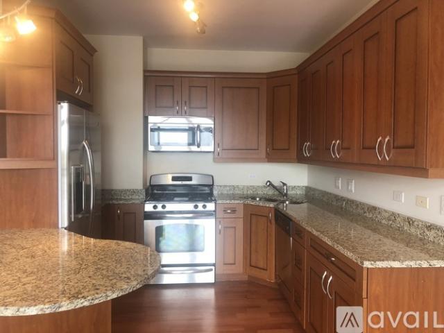 4 BR, 4 BA Apartment 6957 N Greenview Ave, Unit 6, Chicago, IL 60626