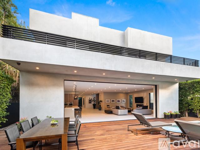 4 BR, 5.5 BA Apartment 623 N Edinburgh Ave, West Hollywood, CA 90048