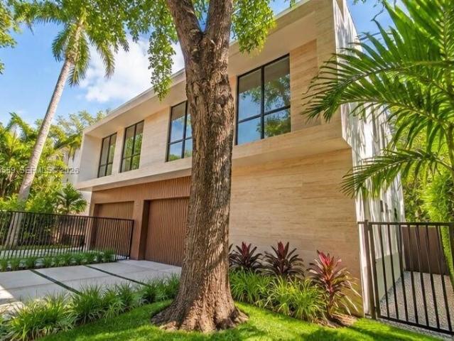 4 BR, 5 BA Apartment 3171 Matilda St, Miami, FL 33133