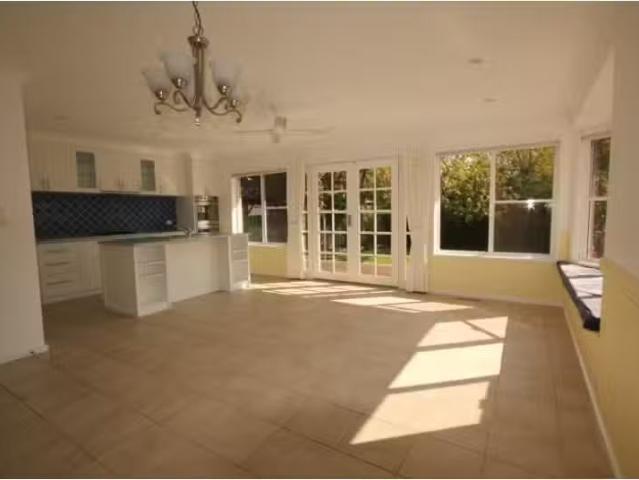4 Braine Street, PAGE House for rent Listed by Janaya Goultho.