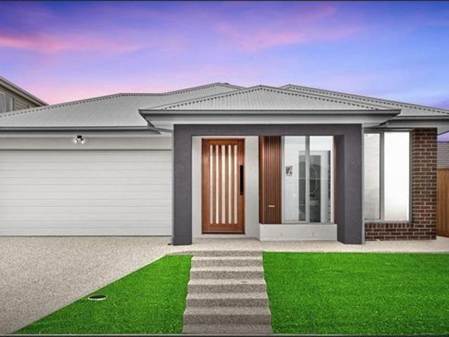 4 Brindabella Crescent, Donnybrook VIC 3064