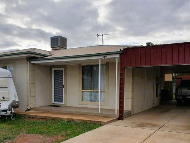 4 BRMS OR 3 BRMS AND TWO INDOOR LIVING AREAS