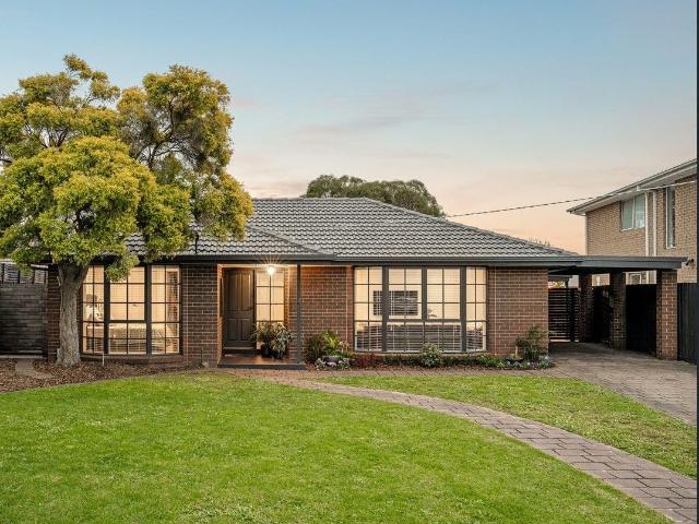4 Curlew Court, Carrum Downs, VIC 3201