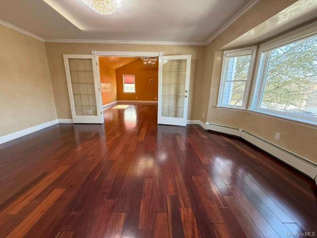 4 Curran Court