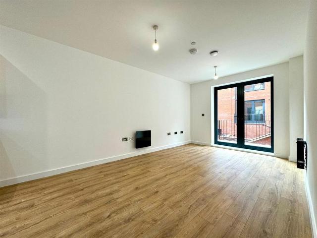 4 Camden Drive, Birmingham B1 1 bed apartment to rent £1,050 pcm £242 pw