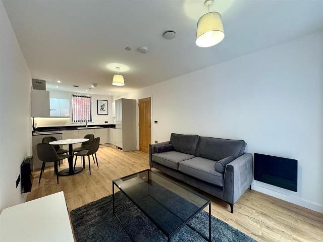 4 Camden Drive, Birmingham B1 1 bed apartment to rent £1,075 pcm £248 pw