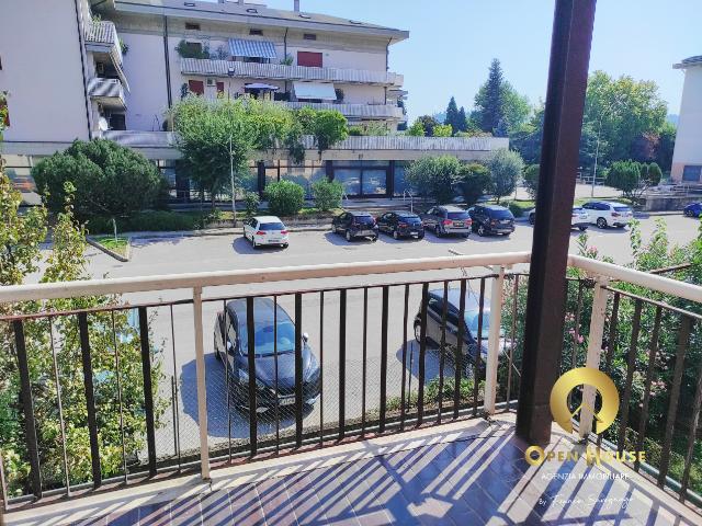 4 CAMERE^6 POSTI LETTO^GARAGE^LAVANDERIA