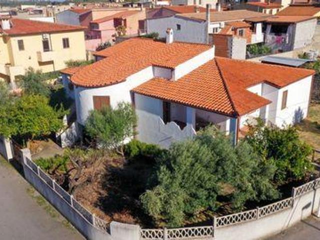 4 camere da letto, Torpè Sardinia 08020 98377639