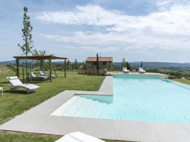4 Camere da Letto Casale Umbria In Vendita A1190rc15. 320m² Fabro