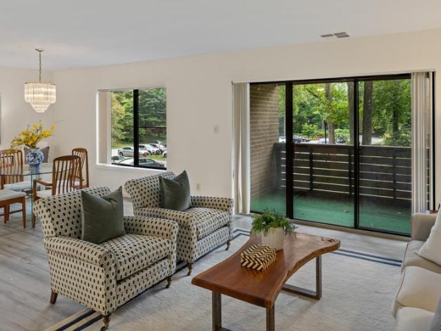 4 Candlemaker Court # 201