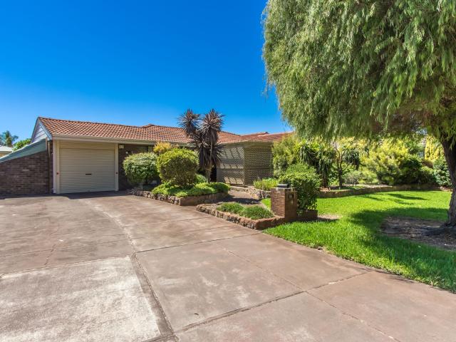 4 Casserley Road Rockingham, WA 6168