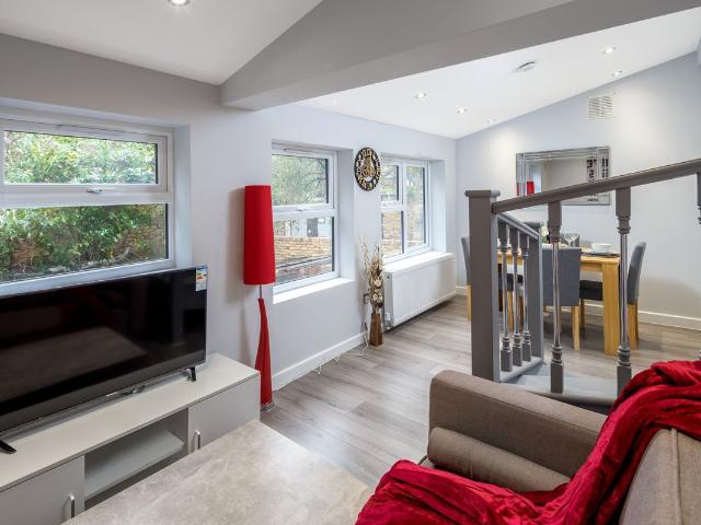 4 Ceadmon Road, London N7, 2 bed flat to rent, £2,500 pcm | PrimeLocation
