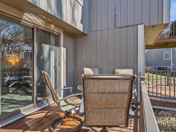 4 Cedar Bluff Lane
