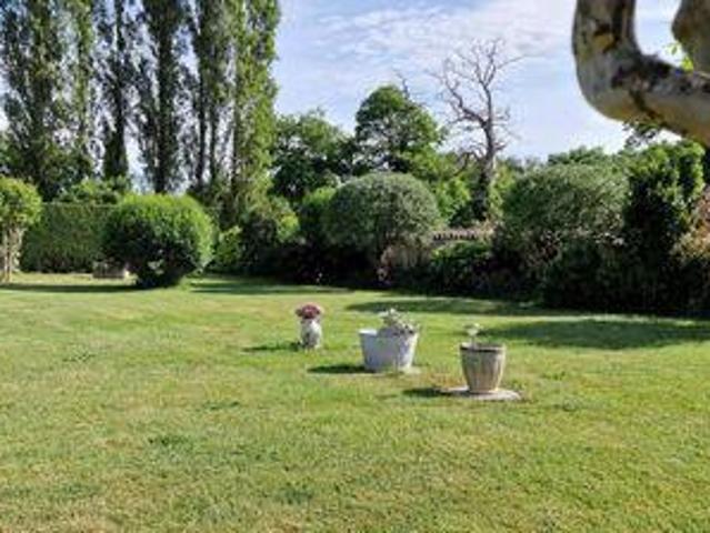 4 chambres, Montpellier Poitou 17260 102665888